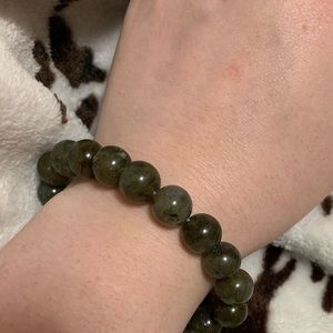 (not selling but its an example) i sell my jewelry or homemade jewelry!!